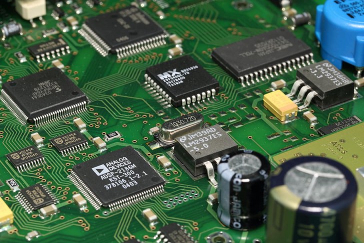 ข้อควรระวังเกี่ยวกับแผงวงจร (PCB)
