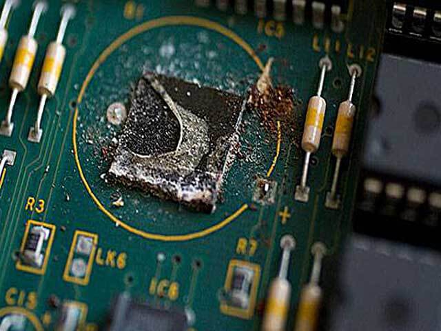 แผงวงจรของเรา เกิดความสกปรกได้จากอะไรบ้าง ? แผงวงจรของเรา เกิดความสกปรกได้จากอะไรบ้าง ?