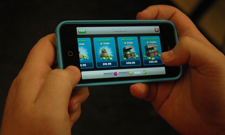 รูปแบบเกมเป็นแบบ Pay-to-Win