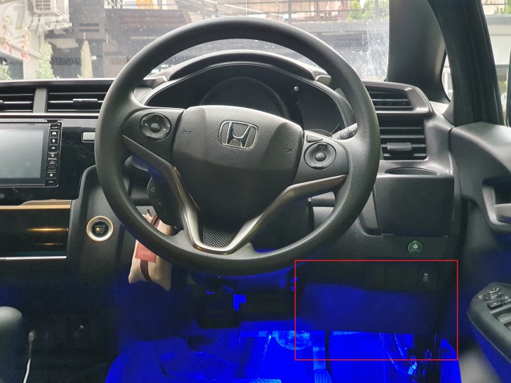 ตำแหน่งของ Fuse box ภายในรถ