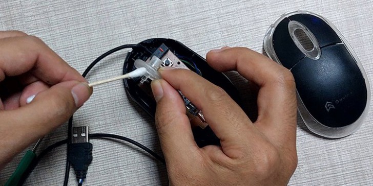 ขั้นตอนการทำความสะอาดภายในเมาส์