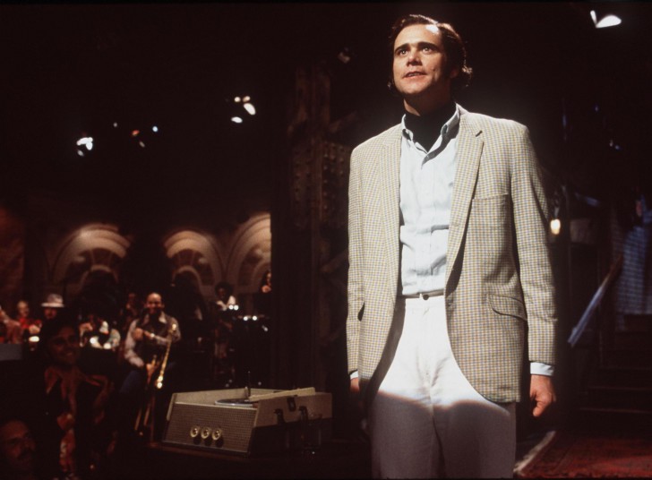 Jim Carrey ในบท Andy Kaufman จากหนัง ภาพยนตร์ Man on the Moon ค.ศ. 1999 (พ.ศ. 2542)