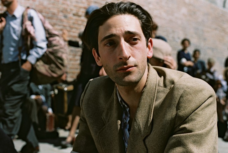 Adrien Brody ในบท Wladyslaw Szpilman จากหนัง ภาพยนตร์ The Pianist ค.ศ. 2002 (พ.ศ. 2545)