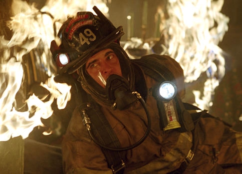 Joaquin Phoenix ในบท Jack Morrison จากหนัง ภาพยนตร์ Ladder 49 ค.ศ. 2004 (พ.ศ. 2547)
