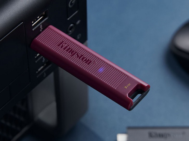 แฟลชไดร์ฟ กับ ฮาร์ดดิสก์พกพา เลือกซื้ออะไรมาใช้งานดี ? (Which one is better between USB Flash Drive and Portable Harddisk ?)