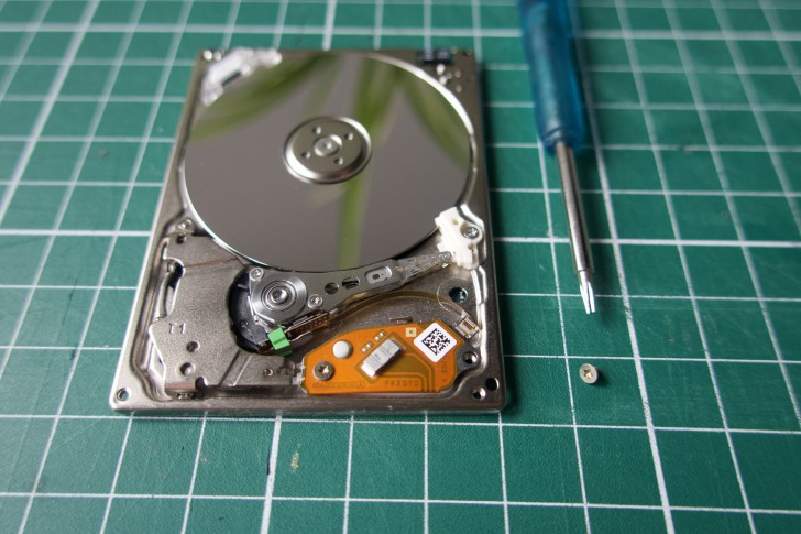 HDD คืออะไร ? รู้จักฮาร์ดดิสก์ไดร์ฟ ที่ใช้มาตั้งแต่อดีต ถึงปัจจุบัน