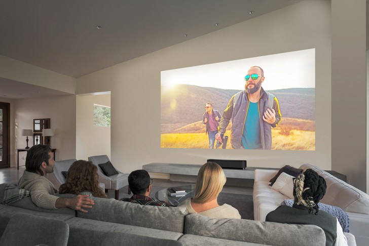 8 เหตุผลที่คุณควรมีโปรเจคเตอร์ไว้เป็นโฮมเธียเตอร์ดูหนังที่บ้าน