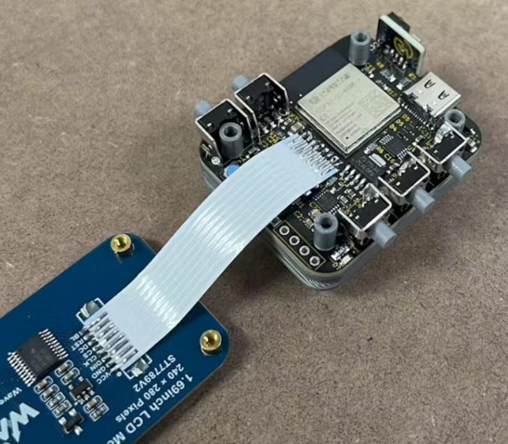 ชิป ESP32 คืออะไร ? พร้อมรู้จัก สมาร์ทวอทช์ Gateway ที่ทำมาจากมันกัน