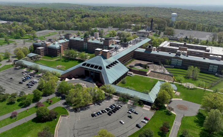 Makefile คืออะไร ? รู้จักไฟล์เล็ก ๆ ที่ควบคุมการคอมไพล์ได้ทั้งโปรเจกต์ Makefile คืออะไร ? รู้จักไฟล์เล็ก ๆ ที่ควบคุมการคอมไพล์ได้ทั้งโปรเจกต์